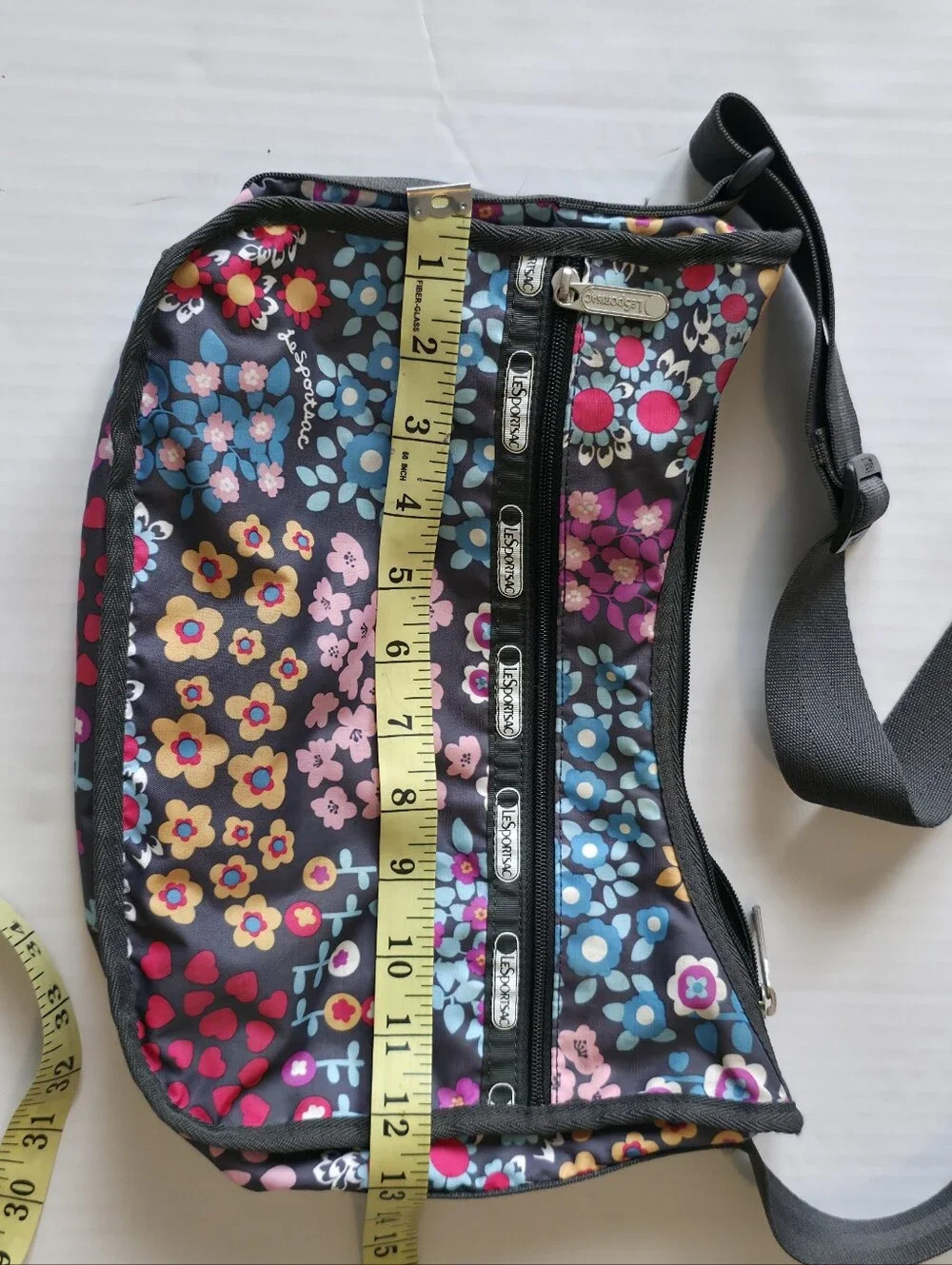 LeSportsac Floral crossbody Bag Zip Closure Everyday Sport Casual Utility